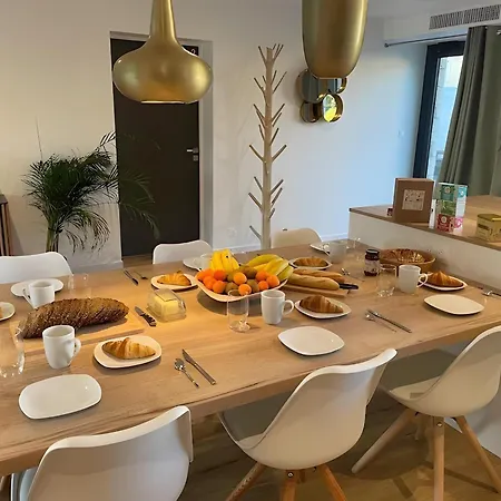 - La Clairiere Aux Chenes Bed & Breakfast Treillieres