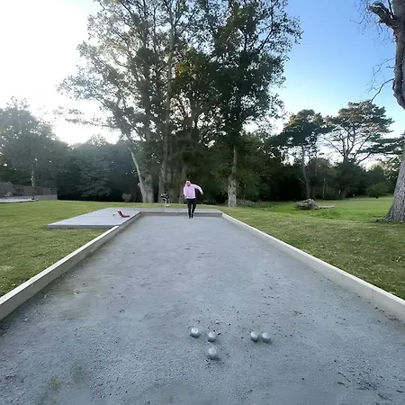 - La Clairiere Aux Chenes Bed & Breakfast Treillieres