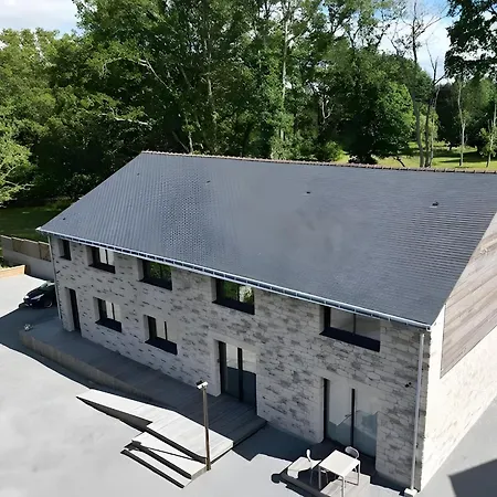 - La Clairière Aux Chênes Couette-café Treillières