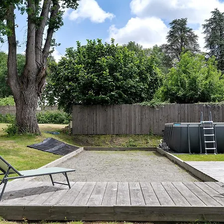 - La Clairiere Aux Chenes