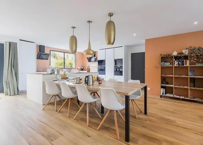 - La Clairiere Aux Chenes Bed & Breakfast Treillieres