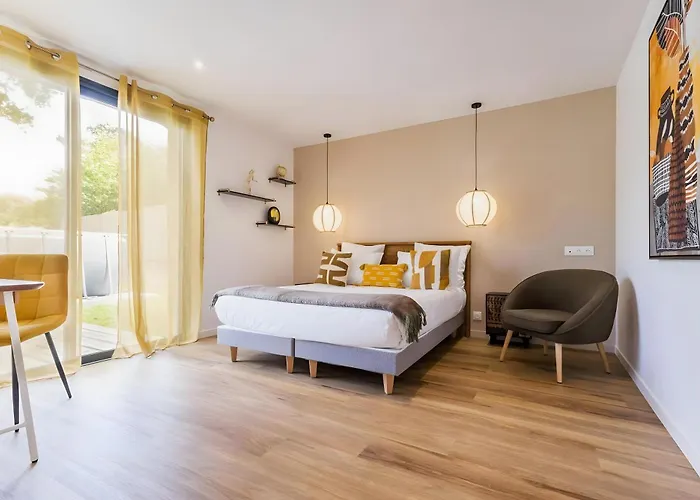 - La Clairière Aux Chênes 3*